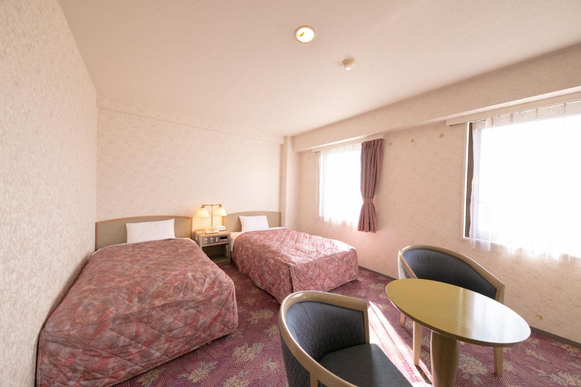 Miyakonojō Main Hotel - Vacation Stay 82549 מראה חיצוני תמונה