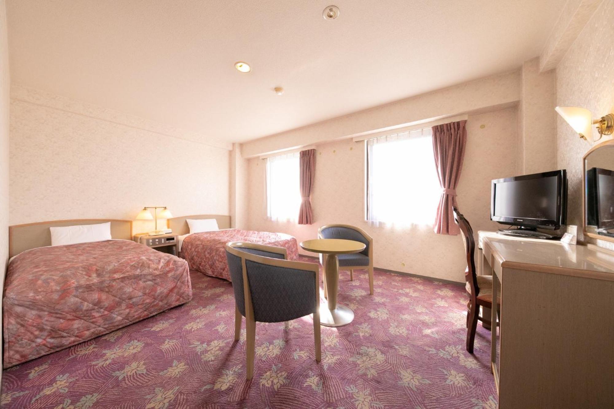 Miyakonojō Main Hotel - Vacation Stay 82549 מראה חיצוני תמונה